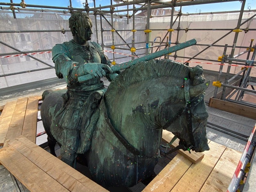 Donatello’s equestrian monument to Gattamelata during restoration preparations in Padua.
